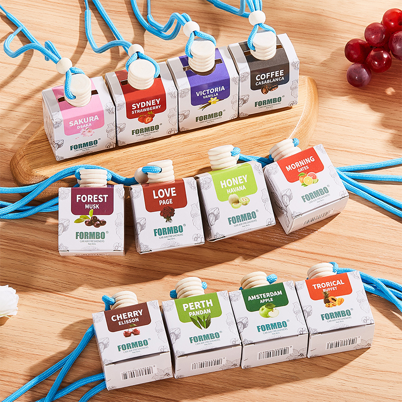 Blossom & Berry autós parfüm – függő légfrissítő természetes virágos és gyümölcsös esszenciával luxus autóillat-tartozékokkal 8 ml