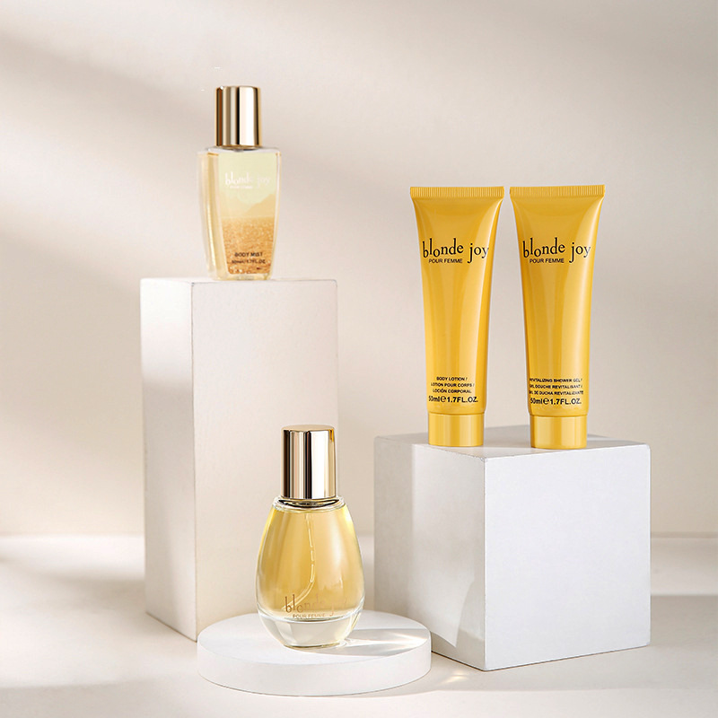 Bőrápoló ajándékkészlet fürdőfürdőhöz, amely tusfürdőt, testápolót és testpermetet és parfümöt tartalmaz nőknek